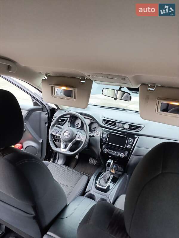 Внедорожник / Кроссовер Nissan Rogue 2019 в Змиеве