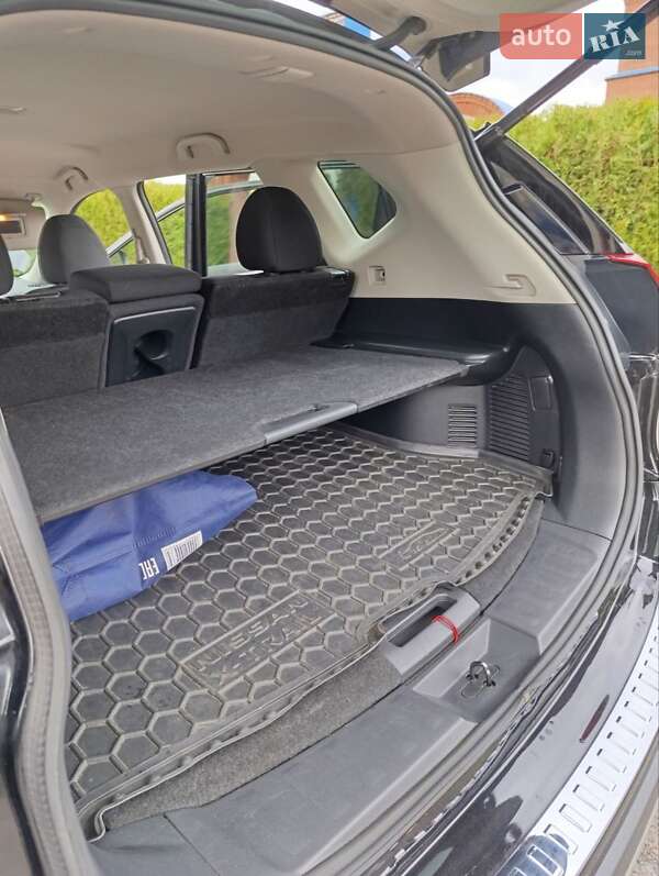 Внедорожник / Кроссовер Nissan Rogue 2019 в Змиеве