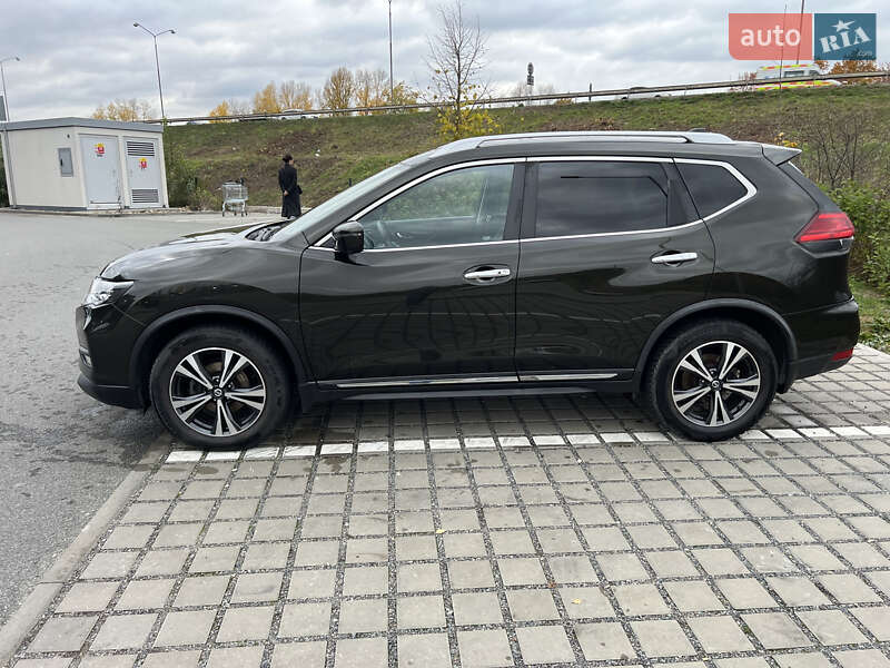 Внедорожник / Кроссовер Nissan Rogue 2017 в Тернополе
