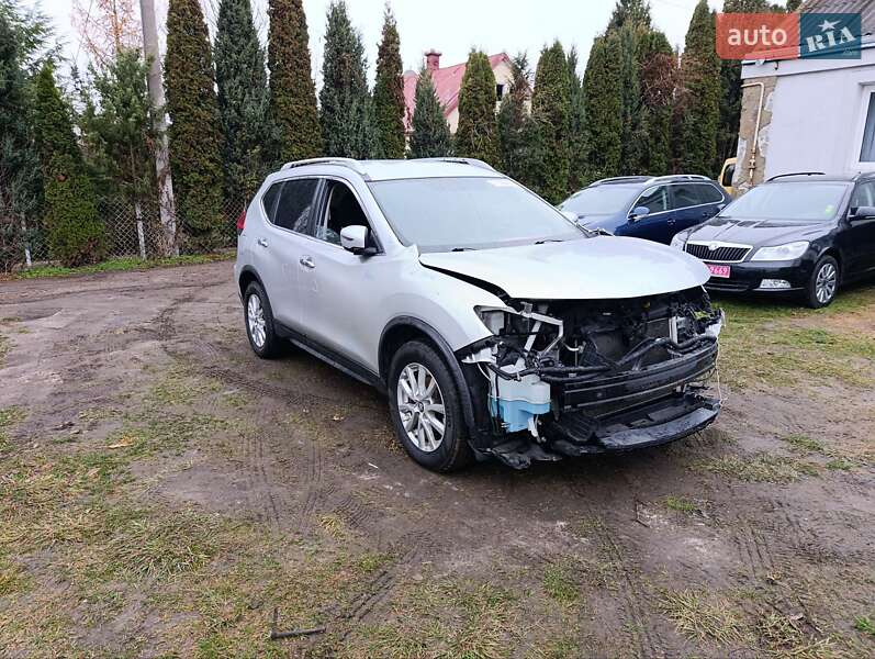 Внедорожник / Кроссовер Nissan Rogue 2017 в Луцке