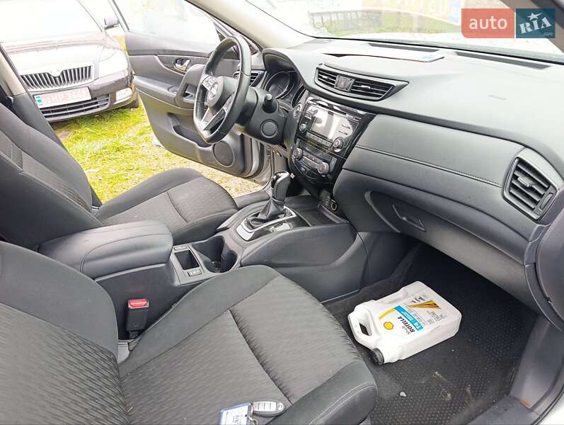 Внедорожник / Кроссовер Nissan Rogue 2017 в Луцке