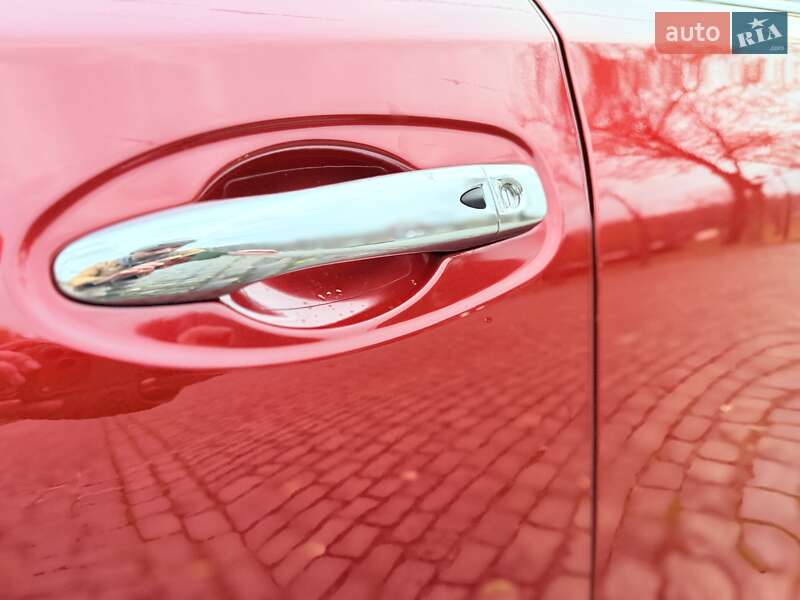 Внедорожник / Кроссовер Nissan Rogue 2018 в Киеве