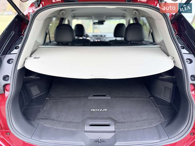 Внедорожник / Кроссовер Nissan Rogue 2018 в Киеве