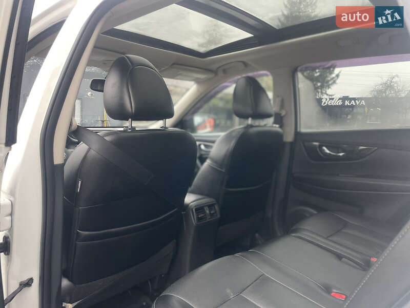 Внедорожник / Кроссовер Nissan Rogue 2017 в Лубнах