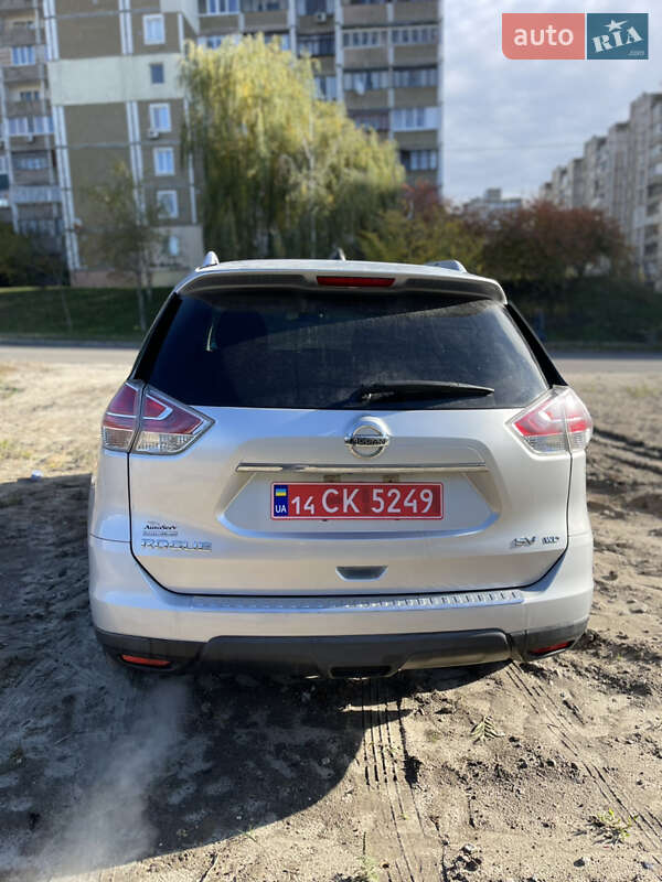 Внедорожник / Кроссовер Nissan Rogue 2015 в Киеве