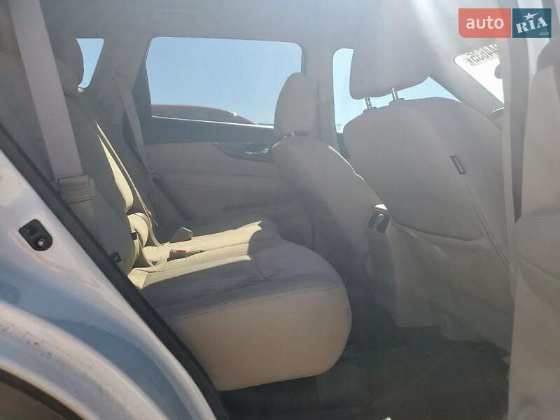 Внедорожник / Кроссовер Nissan Rogue 2018 в Киеве