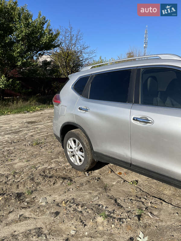 Внедорожник / Кроссовер Nissan Rogue 2015 в Киеве