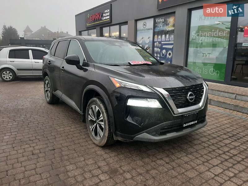 Внедорожник / Кроссовер Nissan Rogue 2023 в Львове