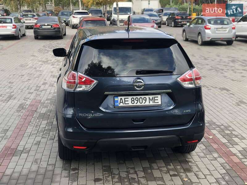 Внедорожник / Кроссовер Nissan Rogue 2016 в Днепре