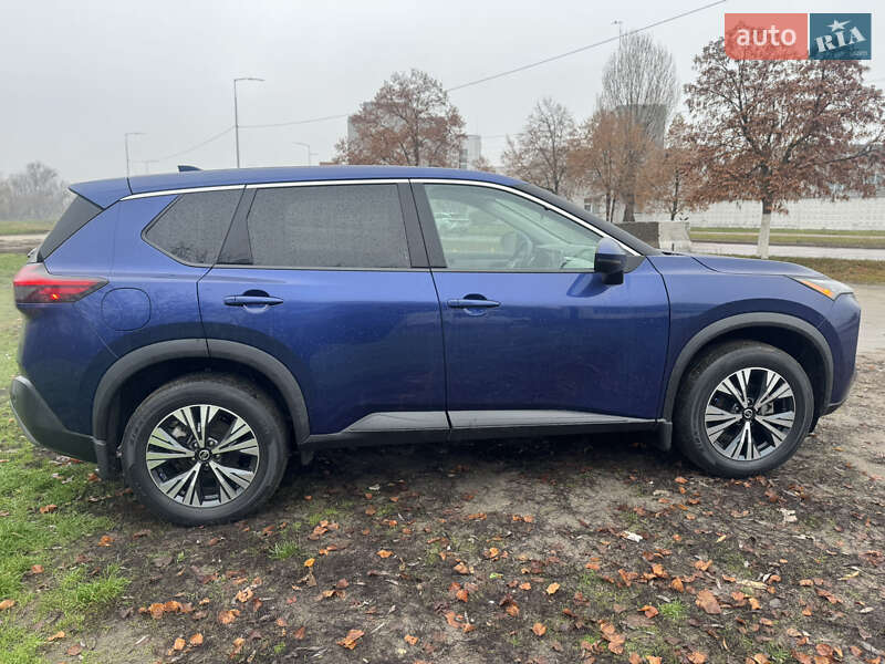 Внедорожник / Кроссовер Nissan Rogue 2021 в Киеве