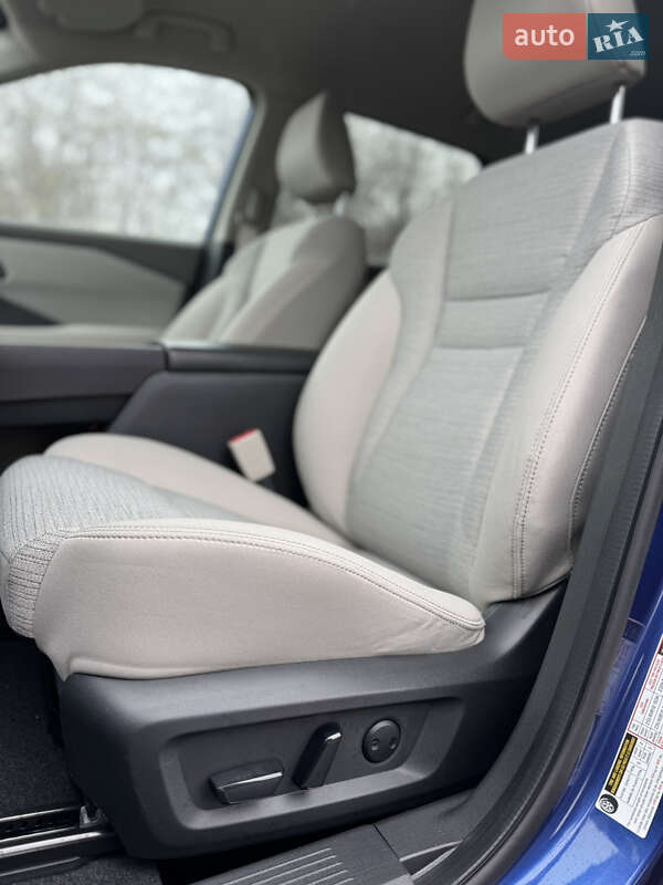 Внедорожник / Кроссовер Nissan Rogue 2021 в Киеве