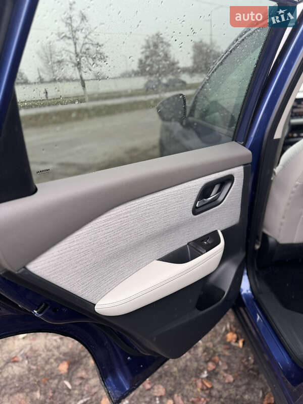 Внедорожник / Кроссовер Nissan Rogue 2021 в Киеве