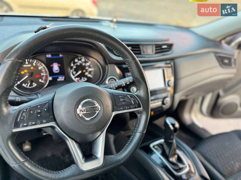 Внедорожник / Кроссовер Nissan Rogue 2017 в Шепетовке