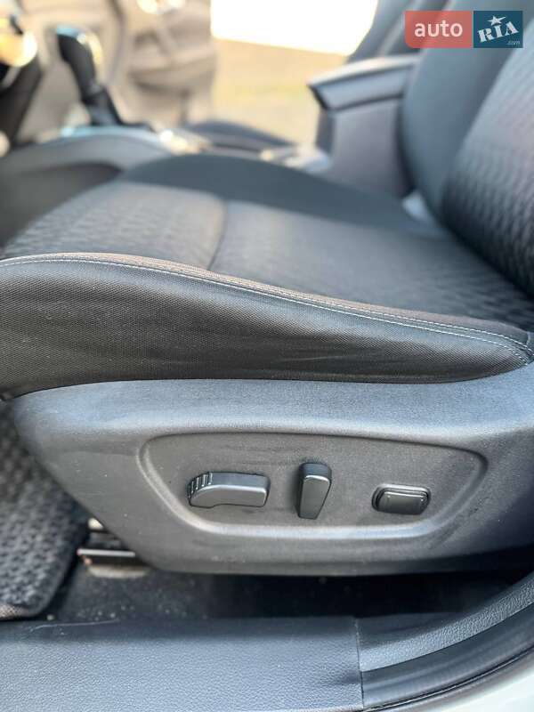 Внедорожник / Кроссовер Nissan Rogue 2017 в Шепетовке