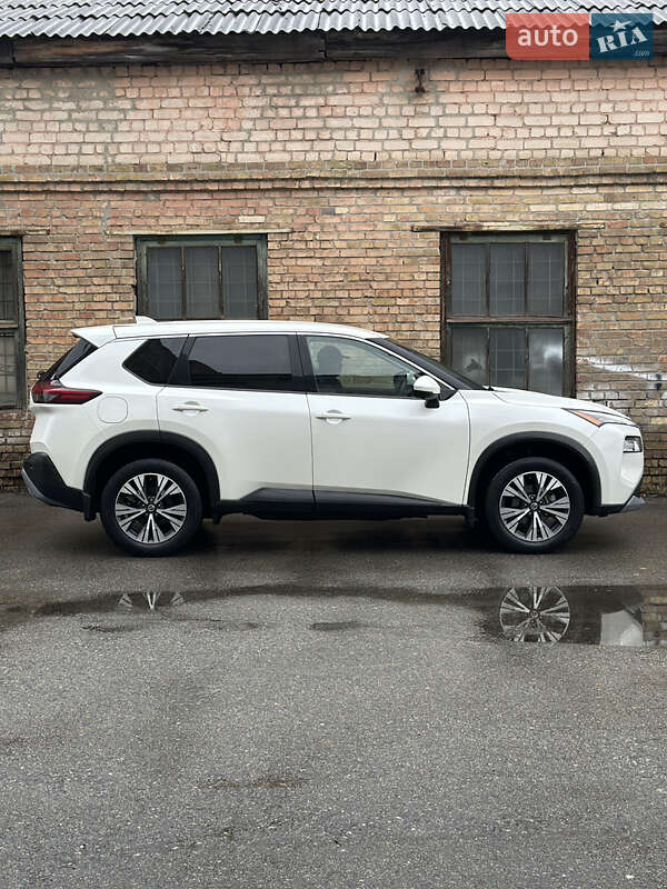 Внедорожник / Кроссовер Nissan Rogue 2021 в Киеве