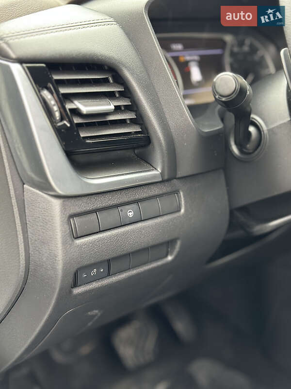 Внедорожник / Кроссовер Nissan Rogue 2021 в Киеве