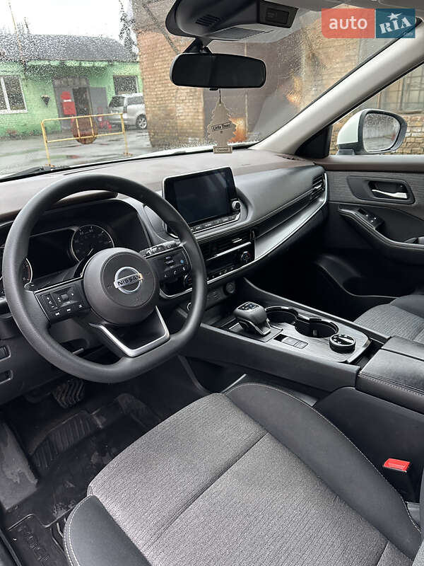 Внедорожник / Кроссовер Nissan Rogue 2021 в Киеве