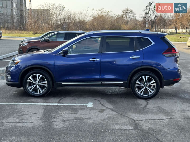 Внедорожник / Кроссовер Nissan Rogue 2018 в Полтаве