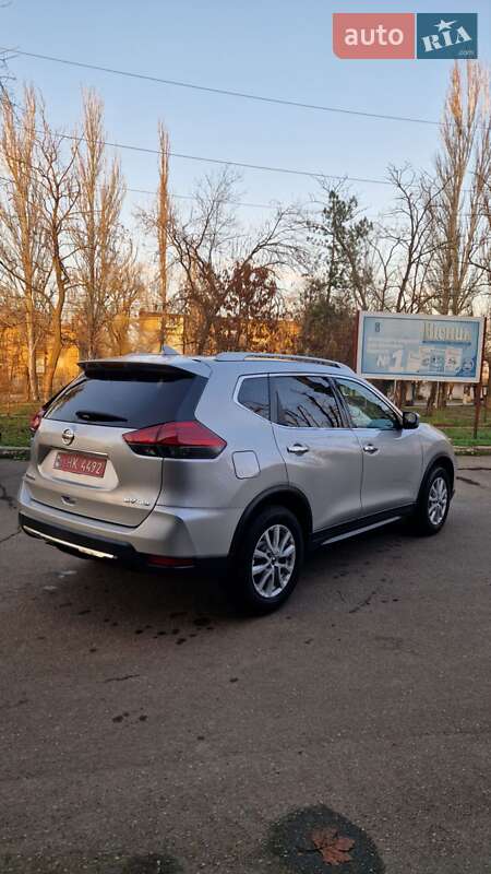 Внедорожник / Кроссовер Nissan Rogue 2017 в Николаеве