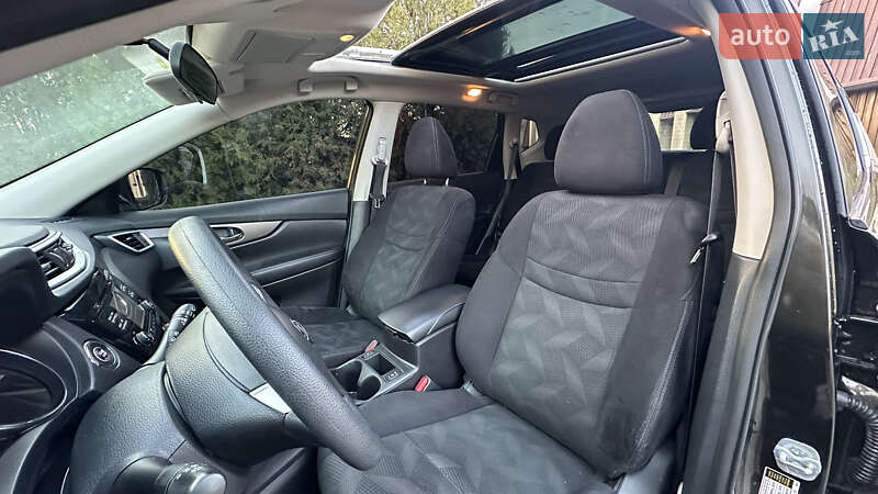 Позашляховик / Кросовер Nissan Rogue 2016 в Павлограді