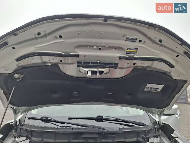 Внедорожник / Кроссовер Nissan Rogue 2015 в Врадиевке