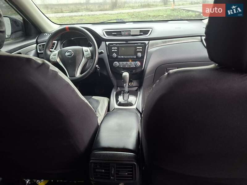 Внедорожник / Кроссовер Nissan Rogue 2015 в Врадиевке