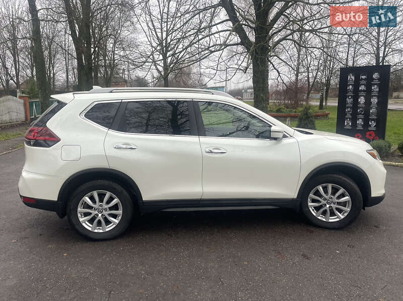 Внедорожник / Кроссовер Nissan Rogue 2018 в Ромнах