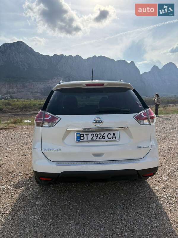 Позашляховик / Кросовер Nissan Rogue 2015 в Луцьку