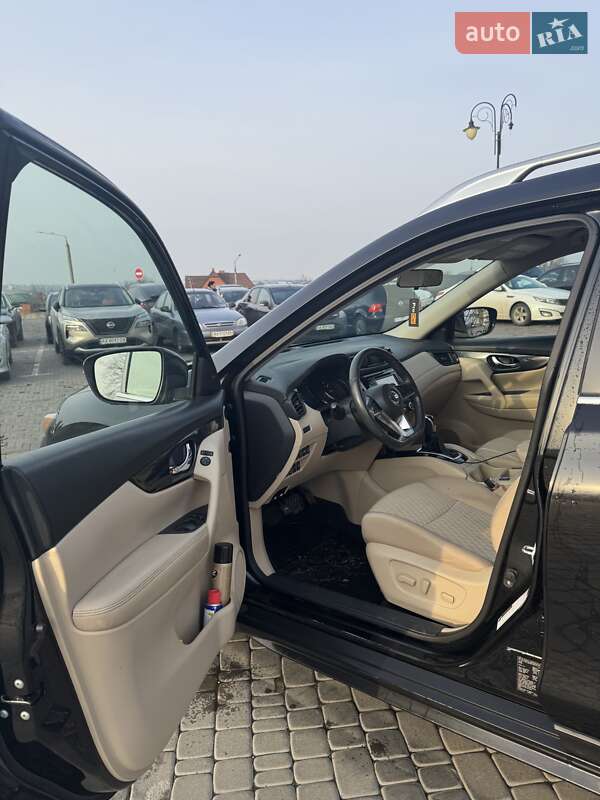 Внедорожник / Кроссовер Nissan Rogue 2017 в Харькове