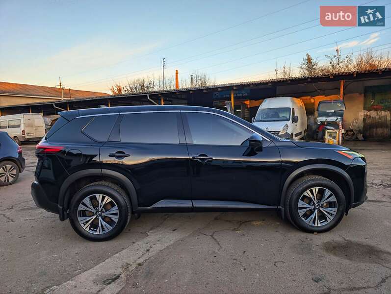 Внедорожник / Кроссовер Nissan Rogue 2021 в Ровно
