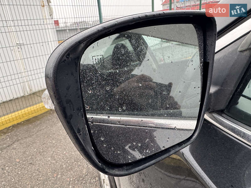 Внедорожник / Кроссовер Nissan Rogue 2018 в Киеве