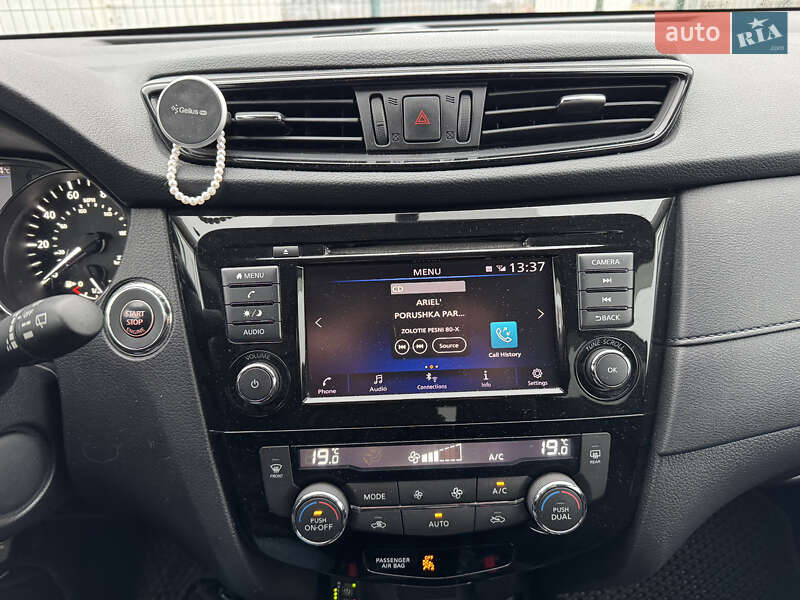 Внедорожник / Кроссовер Nissan Rogue 2018 в Киеве