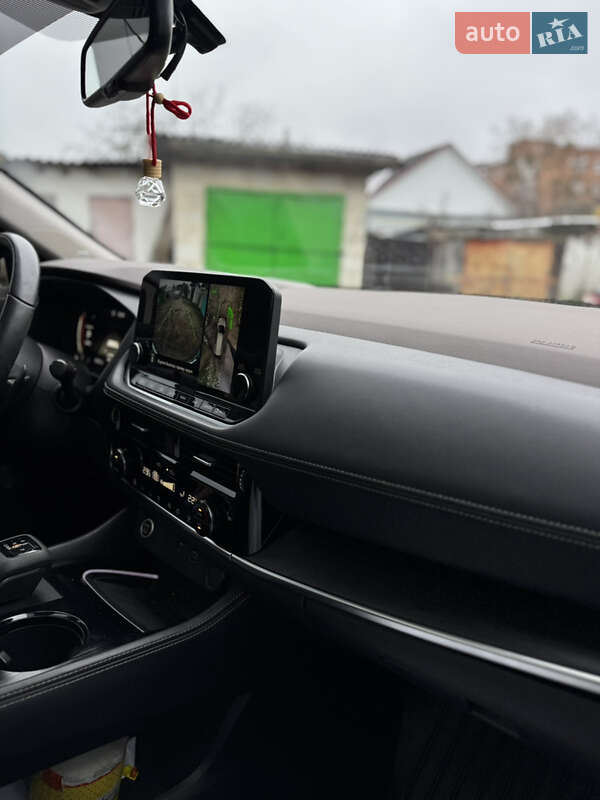 Позашляховик / Кросовер Nissan Rogue 2020 в Славуті