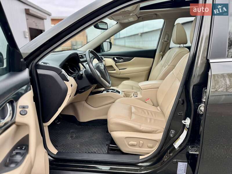 Внедорожник / Кроссовер Nissan Rogue 2015 в Киеве