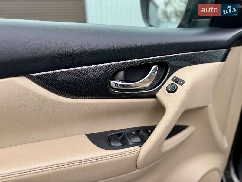 Внедорожник / Кроссовер Nissan Rogue 2015 в Киеве