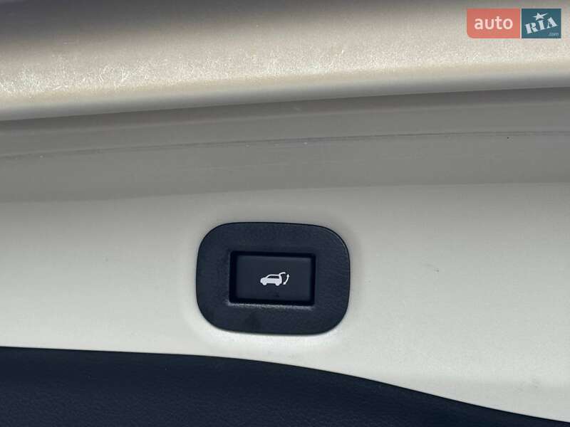 Внедорожник / Кроссовер Nissan Rogue 2019 в Киеве