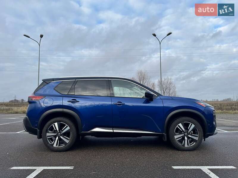 Внедорожник / Кроссовер Nissan Rogue 2021 в Киеве