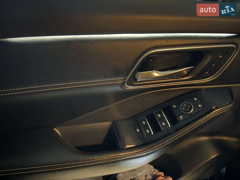 Внедорожник / Кроссовер Nissan Rogue 2021 в Киеве