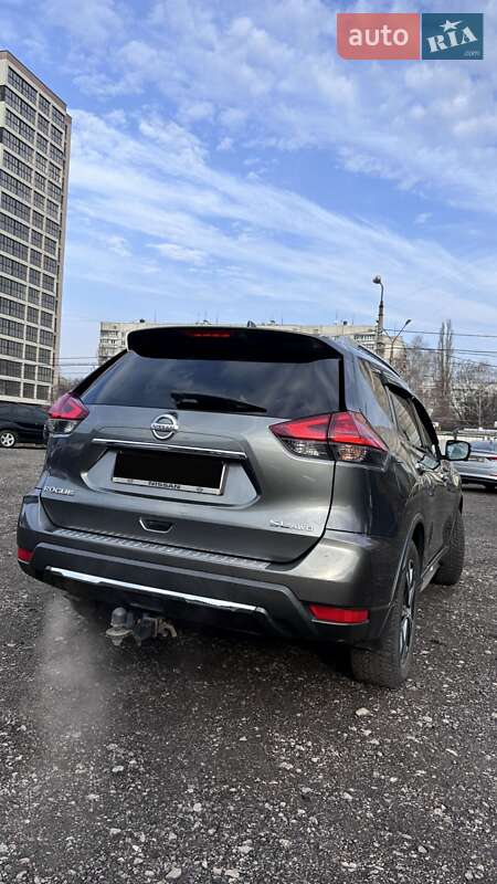 Внедорожник / Кроссовер Nissan Rogue 2017 в Харькове