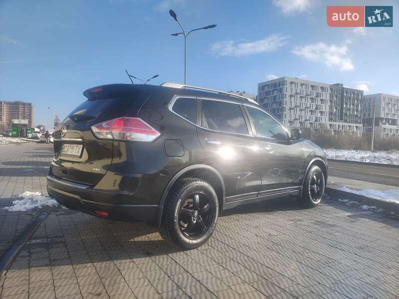 Внедорожник / Кроссовер Nissan Rogue 2016 в Львове