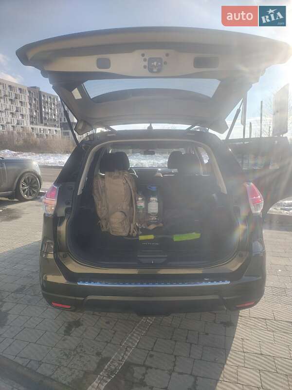 Внедорожник / Кроссовер Nissan Rogue 2016 в Львове