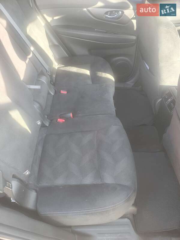 Внедорожник / Кроссовер Nissan Rogue 2016 в Львове