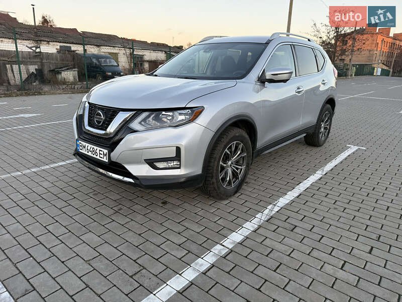 Позашляховик / Кросовер Nissan Rogue 2020 в Ромнах
