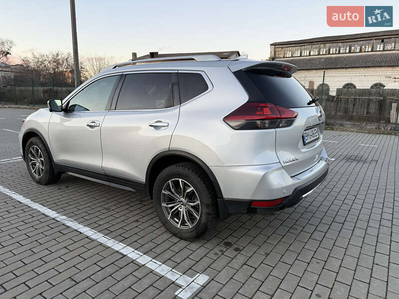 Позашляховик / Кросовер Nissan Rogue 2020 в Ромнах