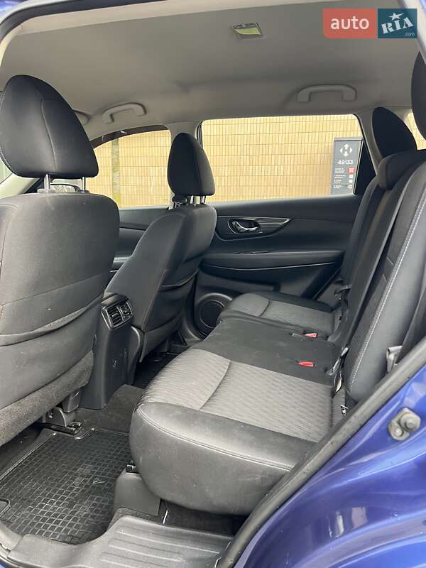 Внедорожник / Кроссовер Nissan Rogue 2017 в Киеве