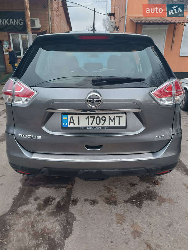 Позашляховик / Кросовер Nissan Rogue 2016 в Лубнах