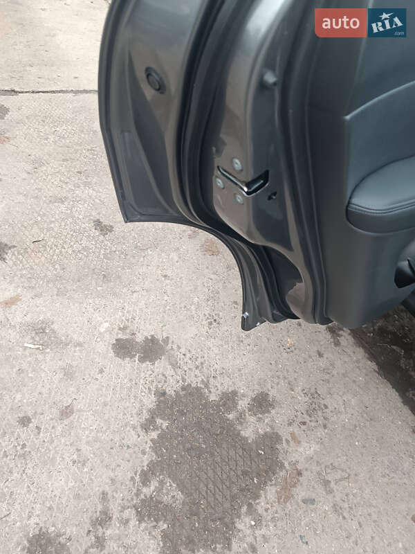 Позашляховик / Кросовер Nissan Rogue 2016 в Лубнах