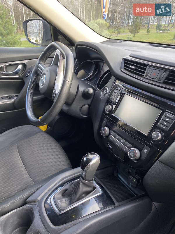 Внедорожник / Кроссовер Nissan Rogue 2018 в Хмельницком