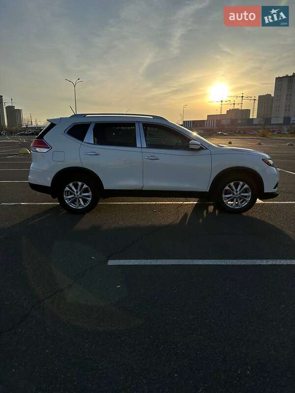 Внедорожник / Кроссовер Nissan Rogue 2015 в Киеве
