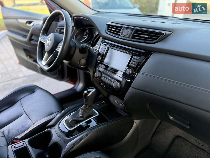 Внедорожник / Кроссовер Nissan Rogue 2018 в Днепре